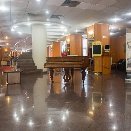 Class 4* Бухарест