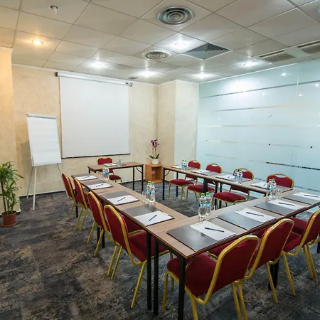 Class فندق بوخارست