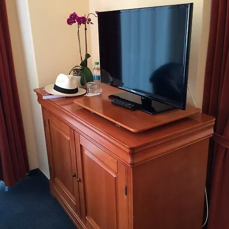 Hotel Class 4*