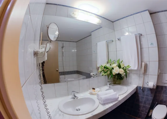 Class 4* Бухарест