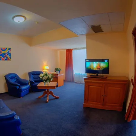 Class Hotel